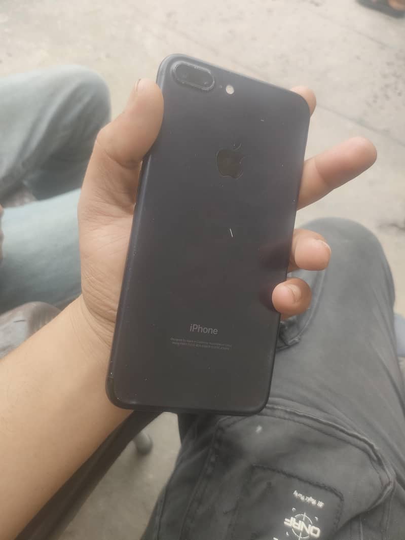 Apple iPhone 7 Plus 1