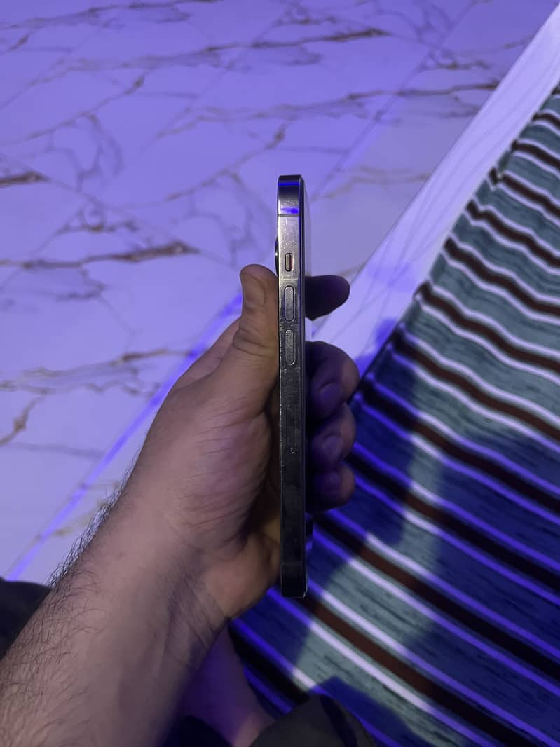 Apple iPhone 14 Pro 2