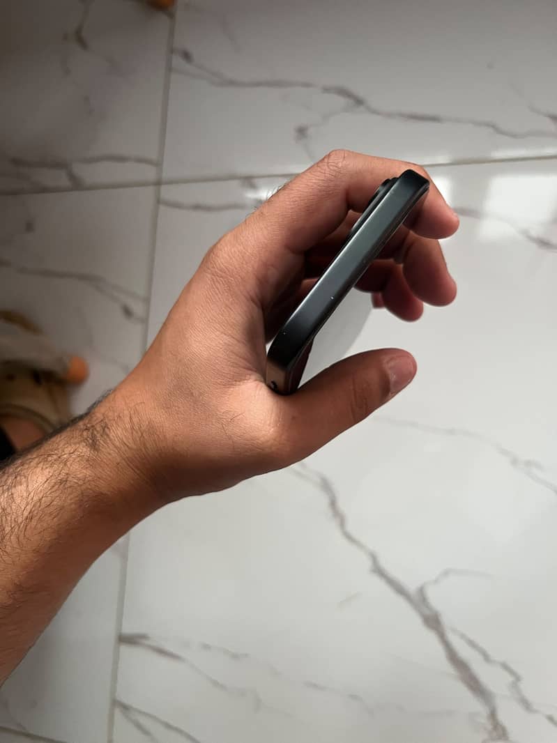 Apple iPhone 15 5