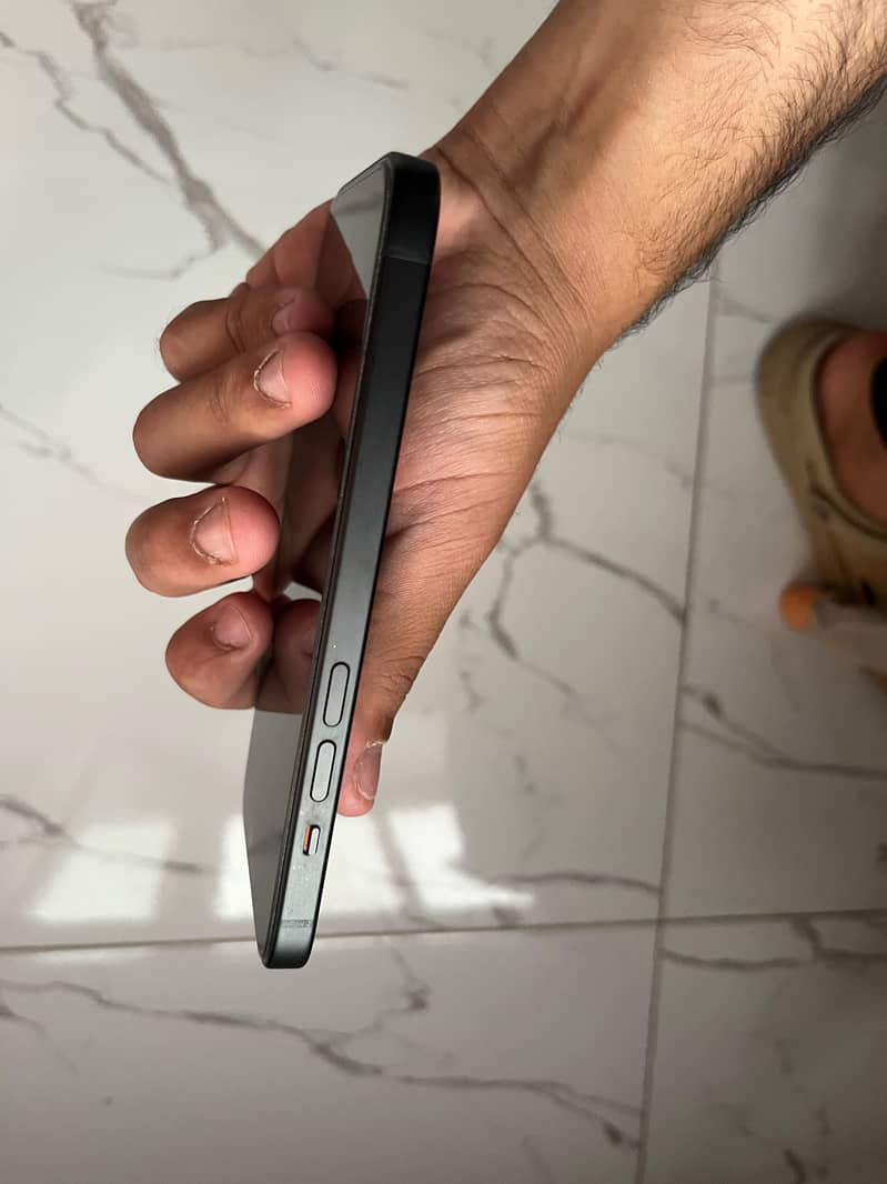 Apple iPhone 15 6