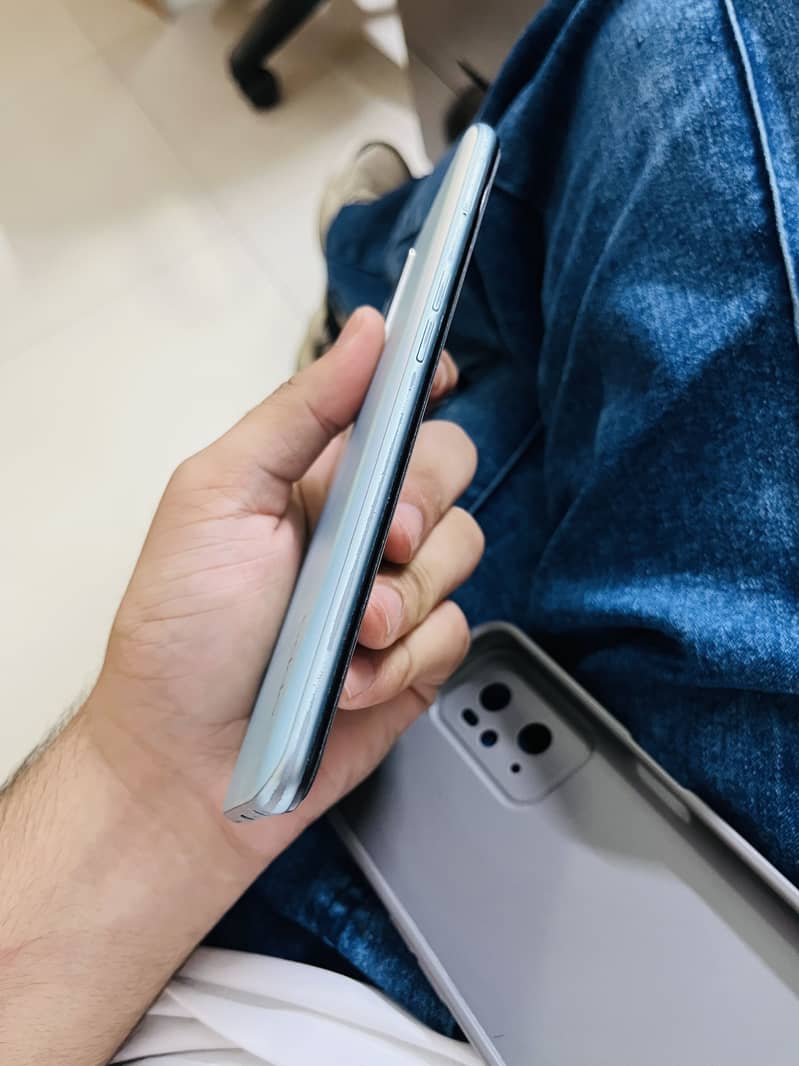 OPPO A76 4