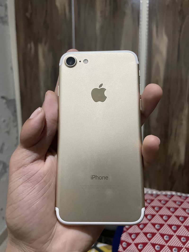 Apple iPhone 7 1