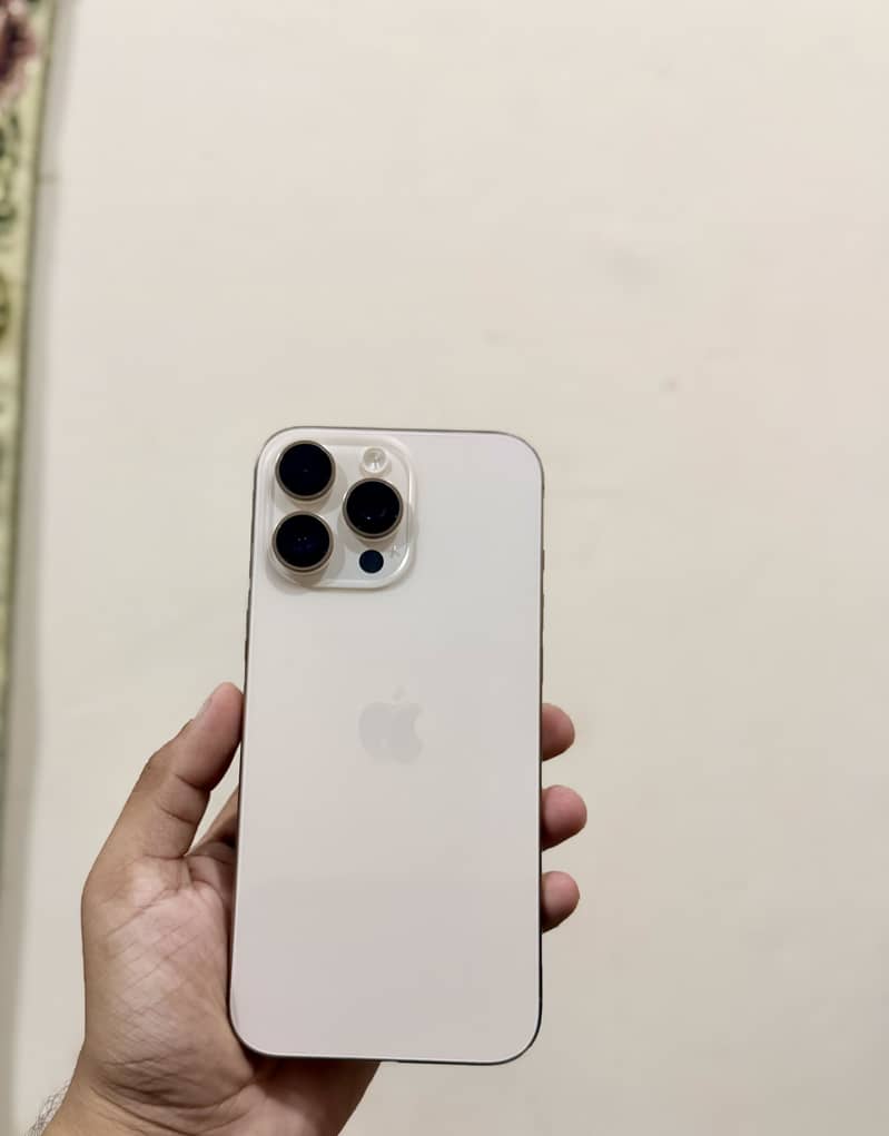 Apple iPhone 16 Pro Max 0