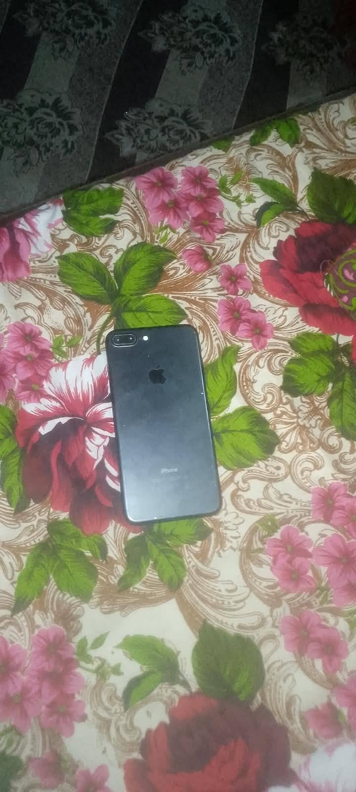 Apple iPhone 7 Plus 3