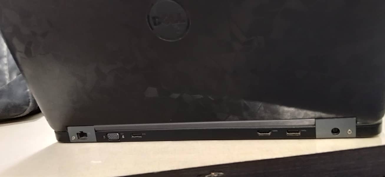 Dell latitude E5550 3