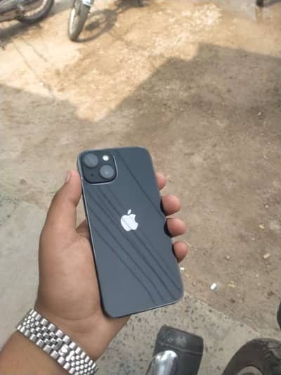 Apple iPhone 13