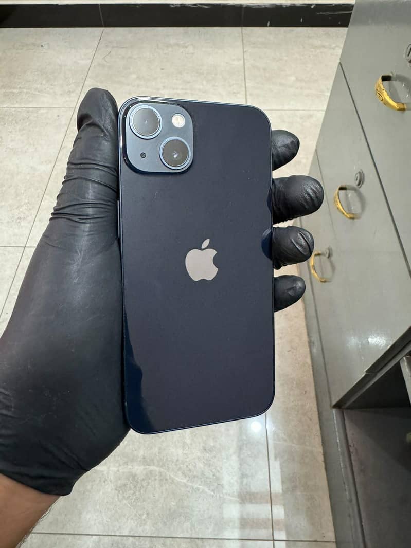 Apple iPhone 13 0