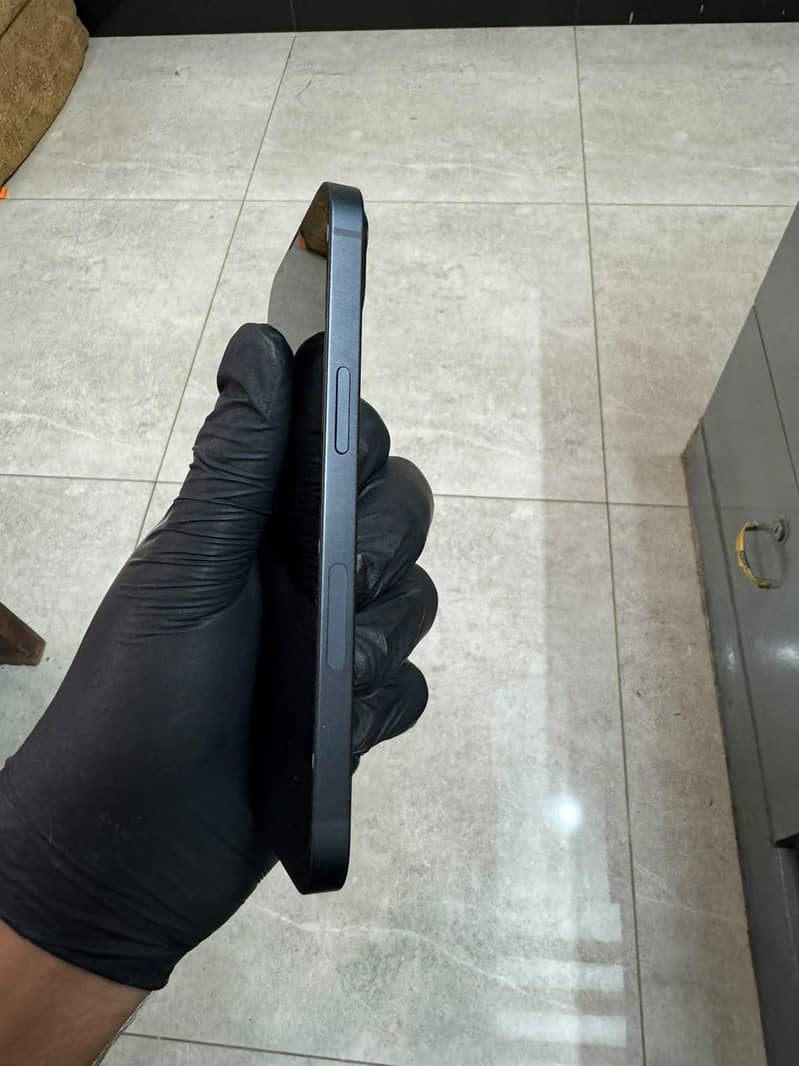 Apple iPhone 13 1
