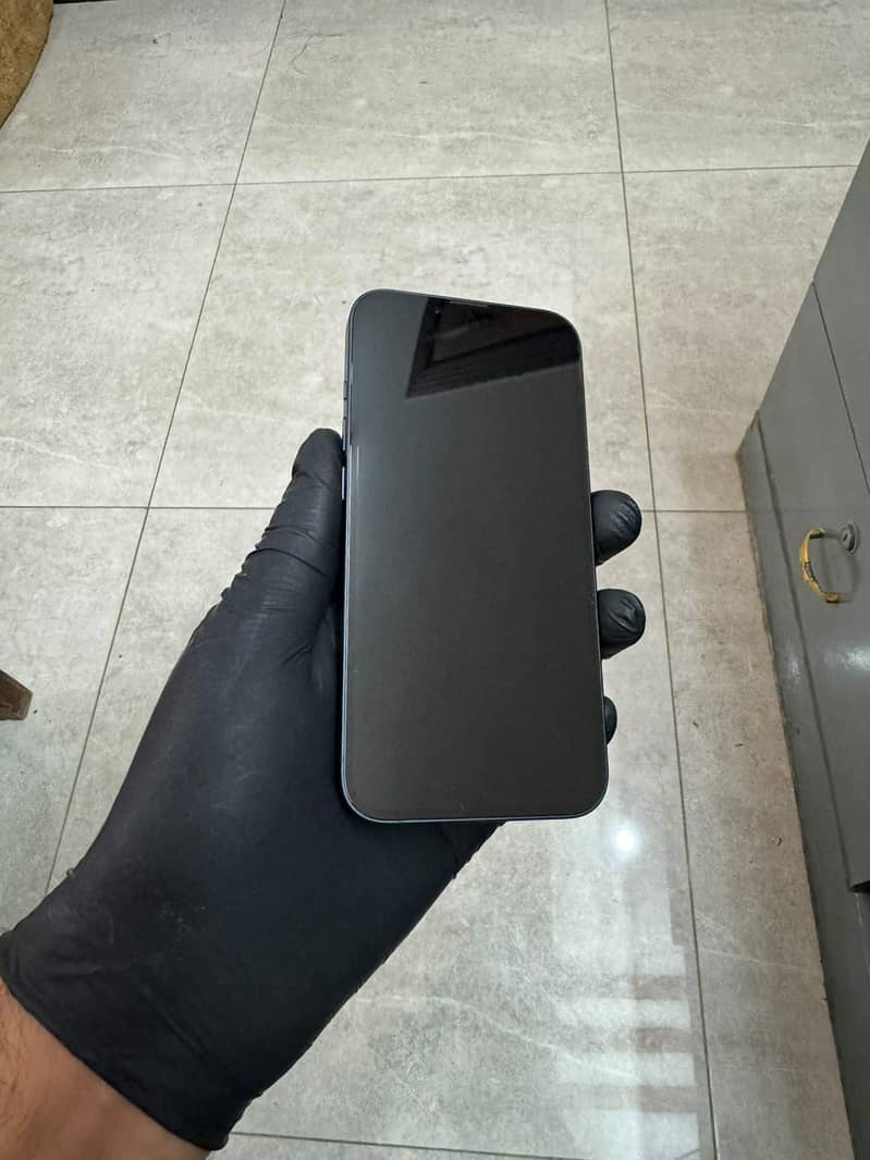 Apple iPhone 13 2