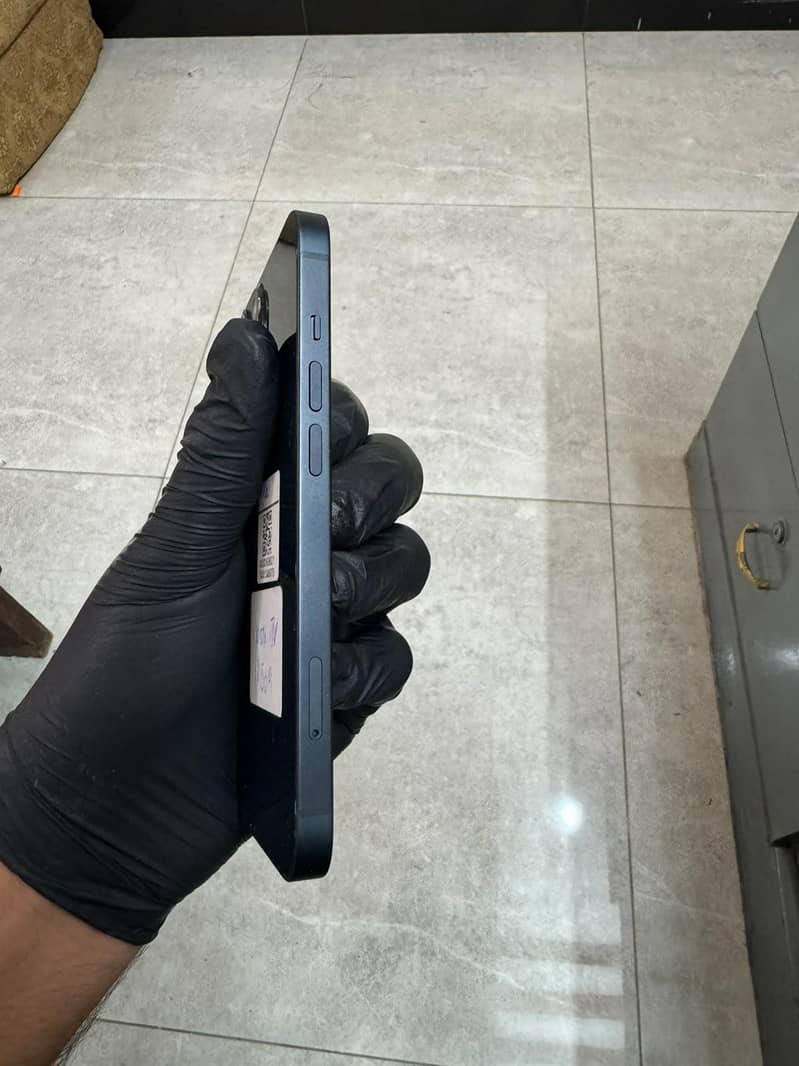Apple iPhone 13 3