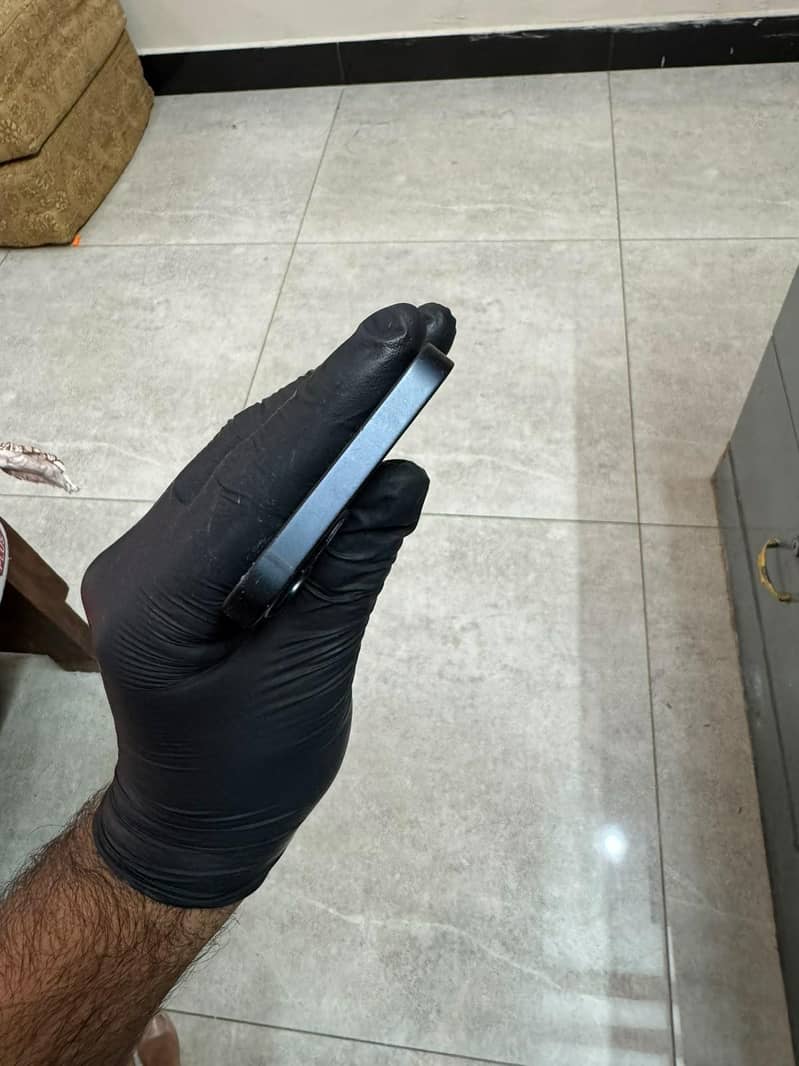 Apple iPhone 13 4