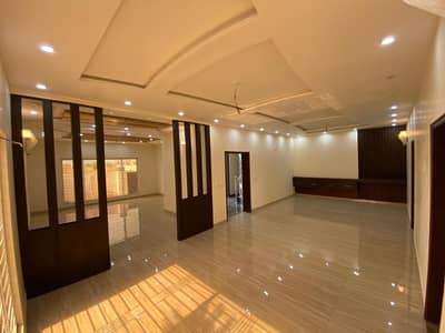Walton Road House For Sale Sized 5 Marla