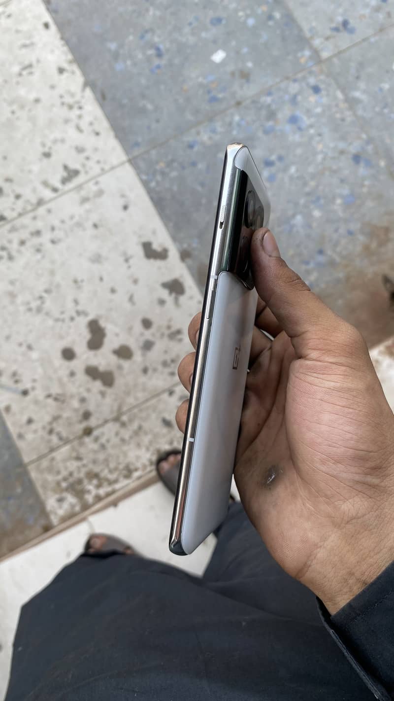 One Plus 10 Pro 1