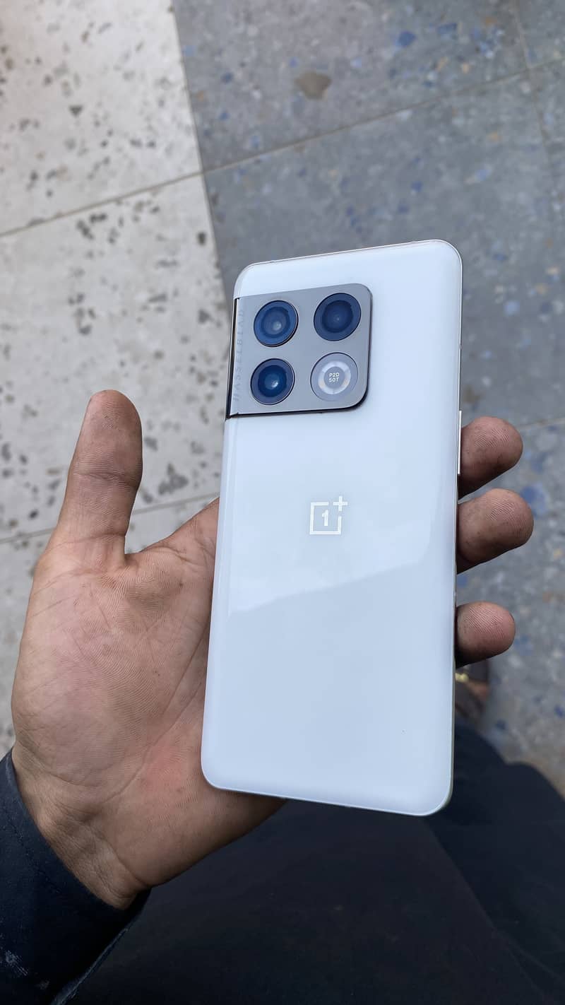 One Plus 10 Pro 3