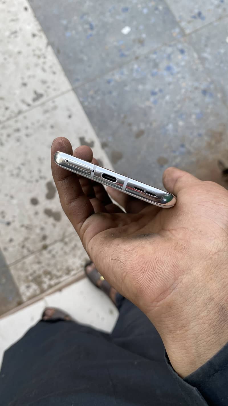 One Plus 10 Pro 8