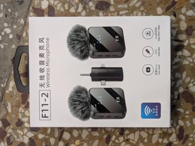 F11-2 like new microphone good audio quality