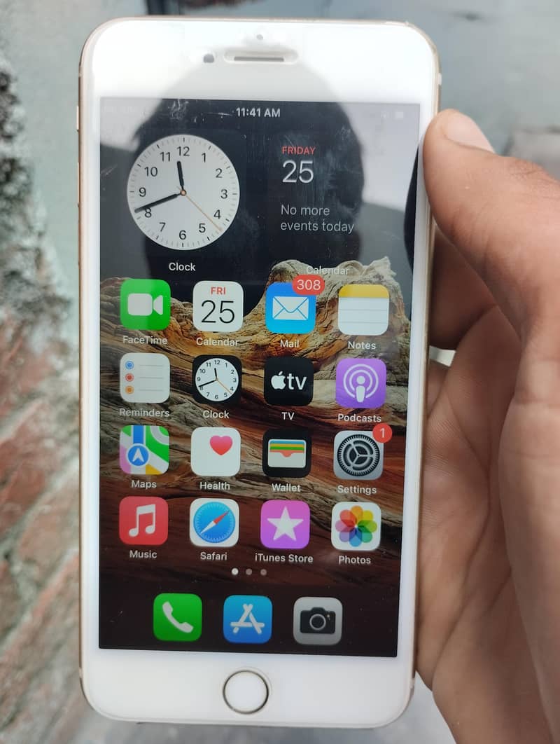 Apple iPhone 6S Plus 0