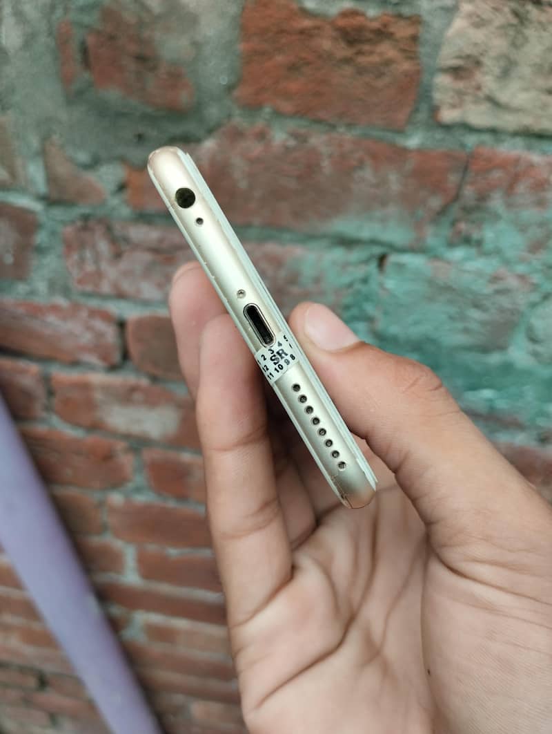 Apple iPhone 6S Plus 5