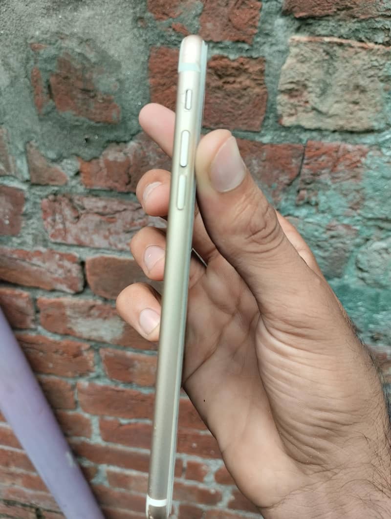 Apple iPhone 6S Plus 7