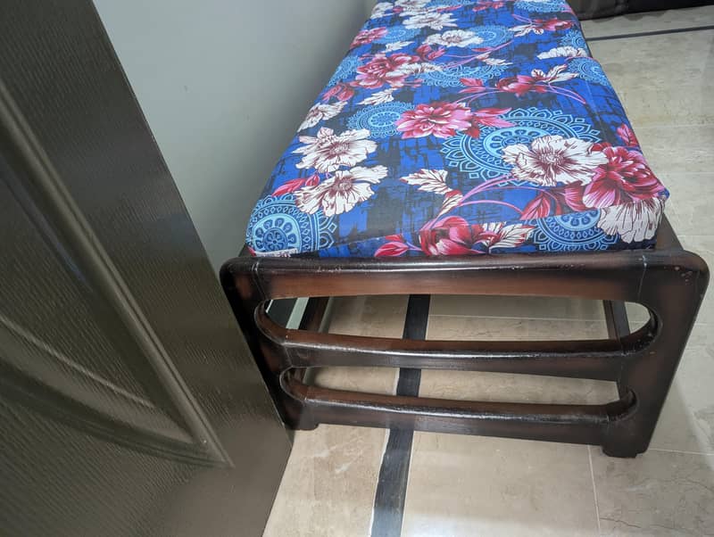 Solid Sheesham Wood Sethi 2