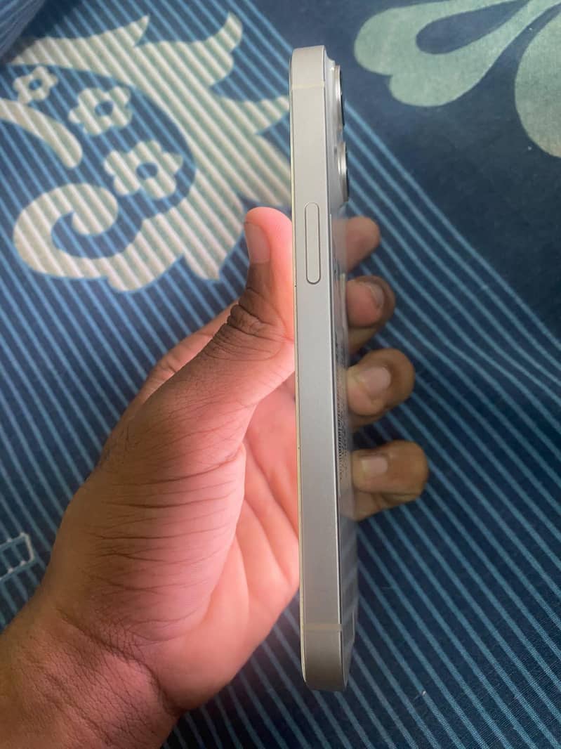 Apple iPhone 14 3