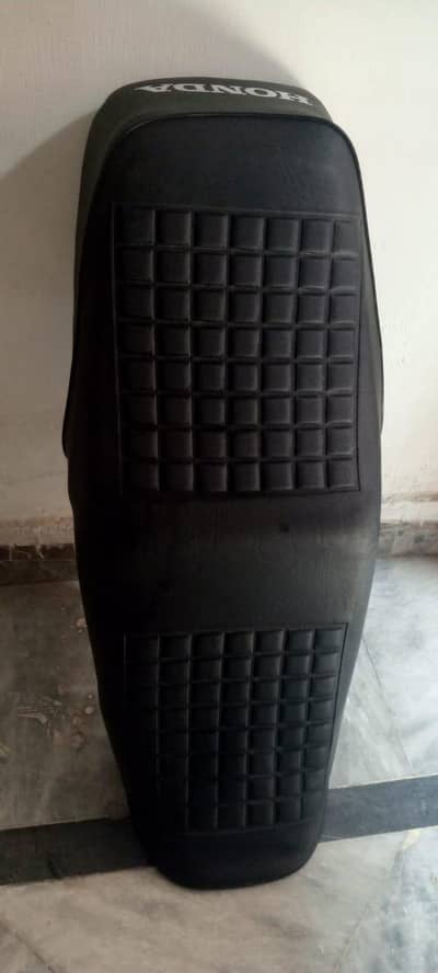 Honda CD70 Seat