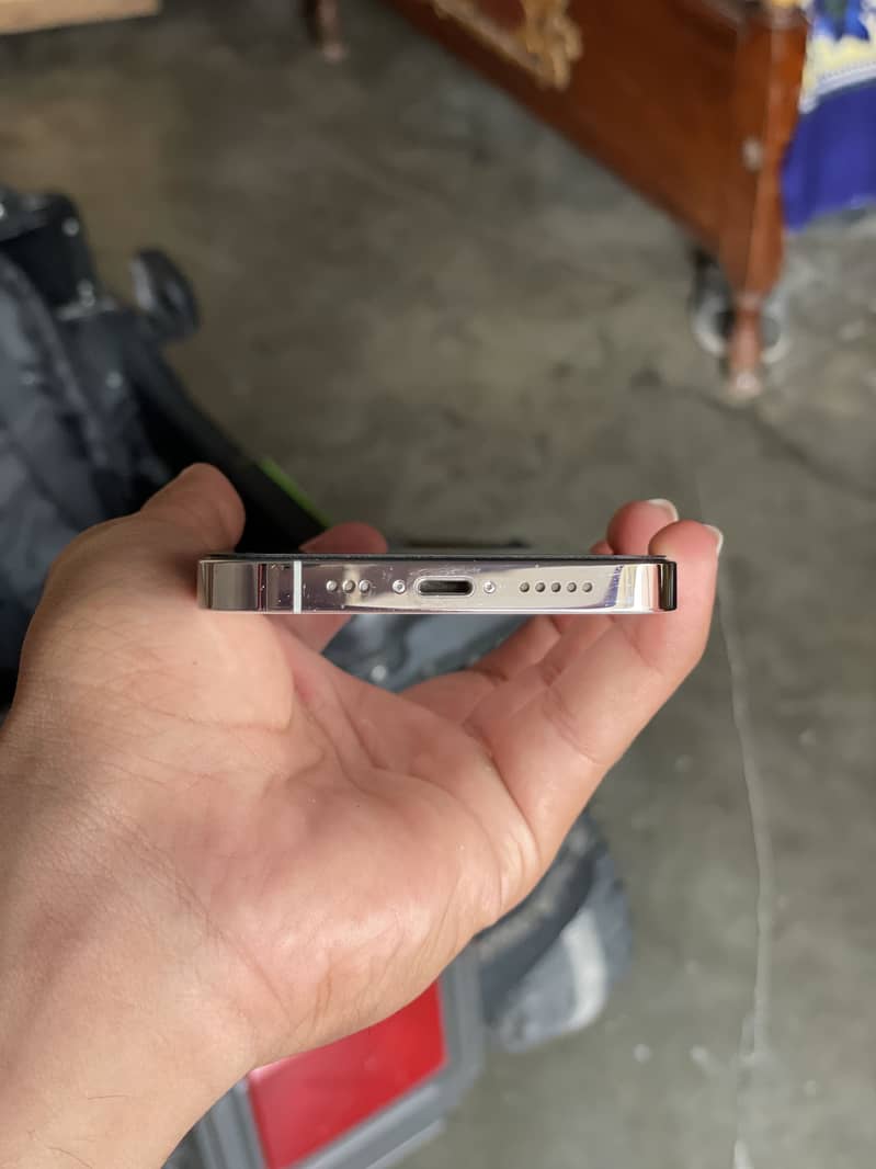 Apple iPhone 13 Pro 2