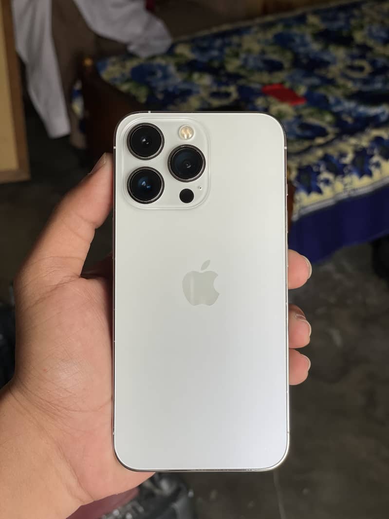 Apple iPhone 13 Pro 4