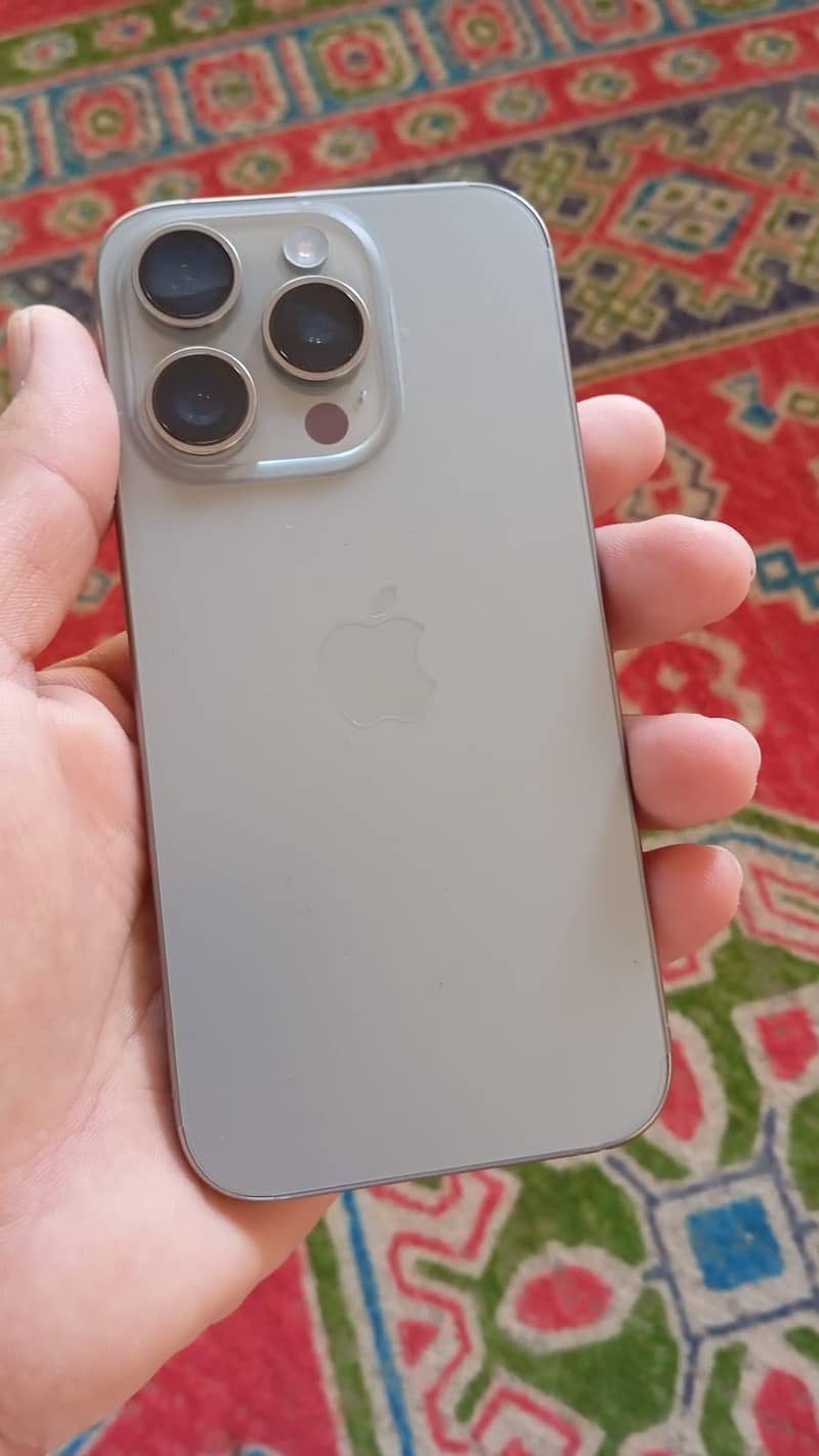 Apple iPhone 15 Pro 0