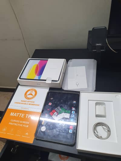 Apple Ipad 10th Generation 64GB Blue 10/10 Complete Box