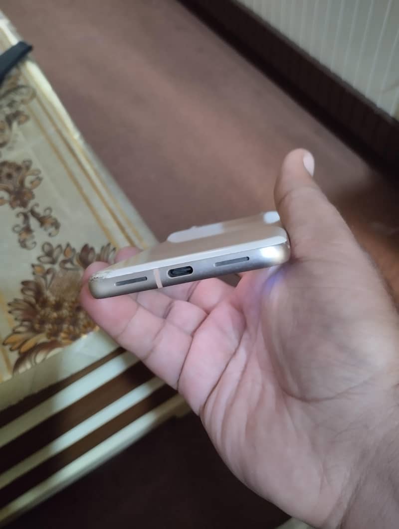 Google Pixel 8 2