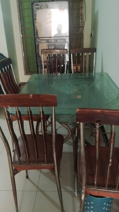 6 chairs 1 table for sale
