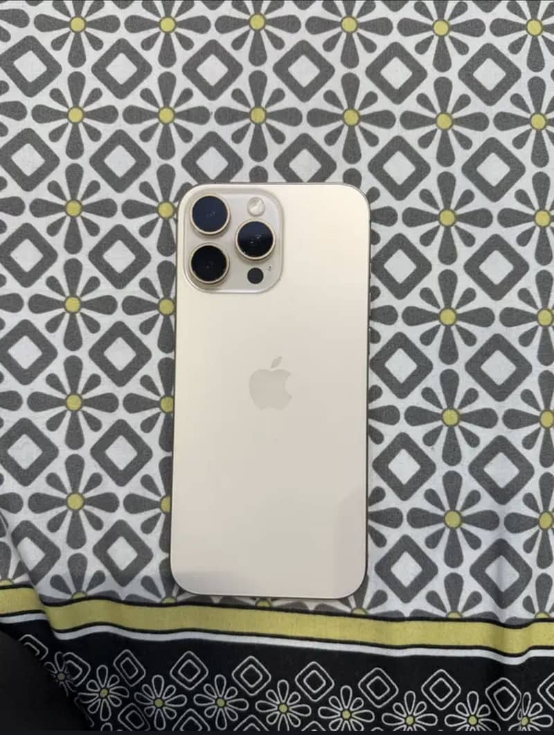 Apple iPhone 16 Pro Max 0