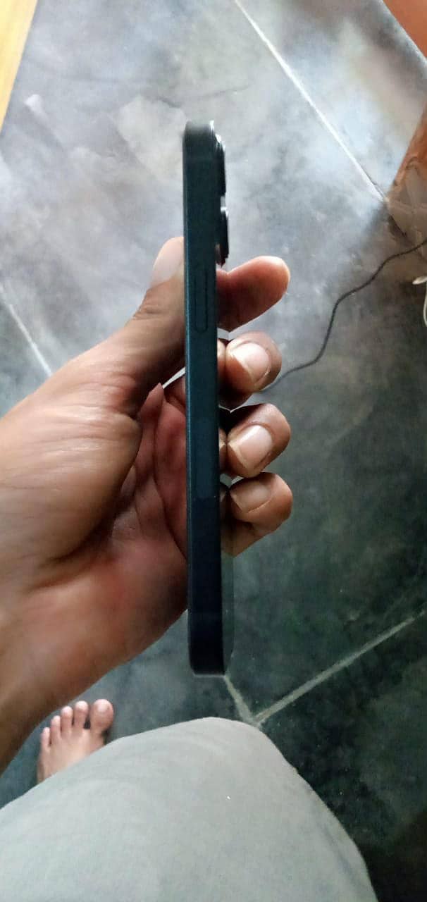 Apple iPhone 13 1