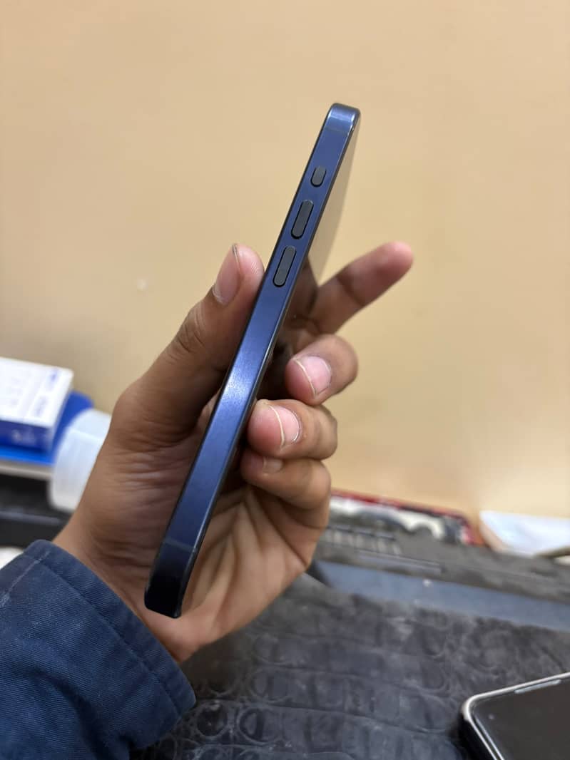 Apple iPhone 15 Pro 1