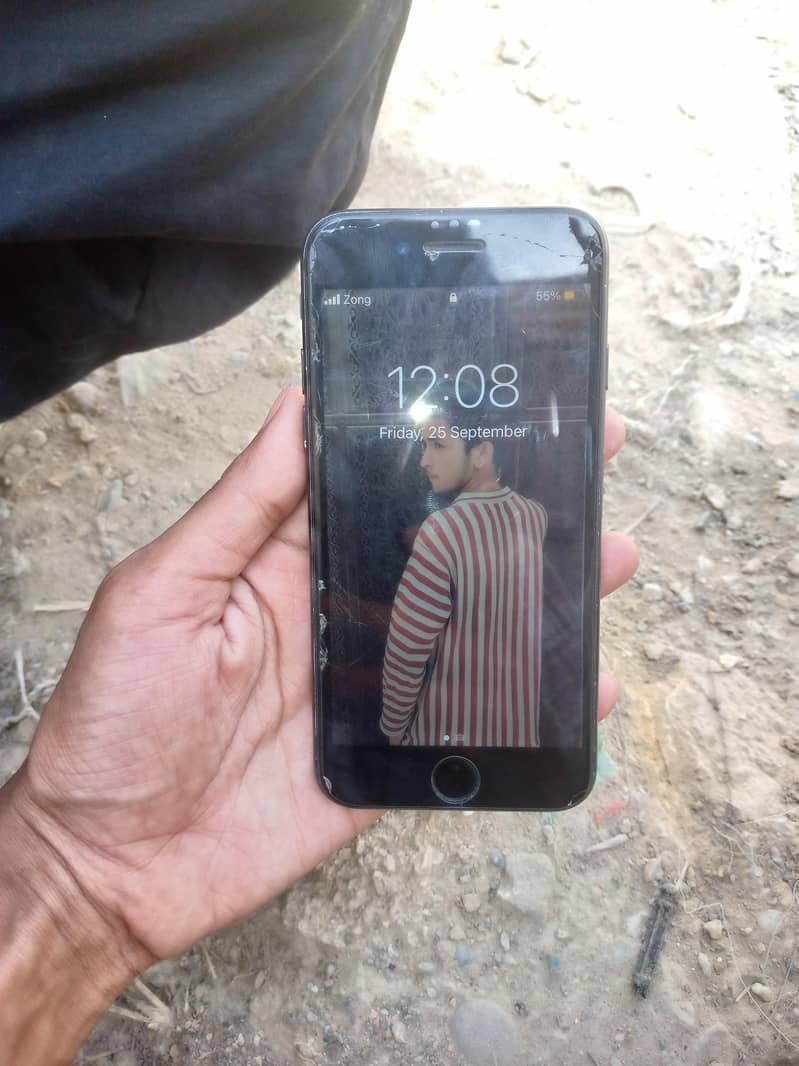 Apple iPhone 7 1