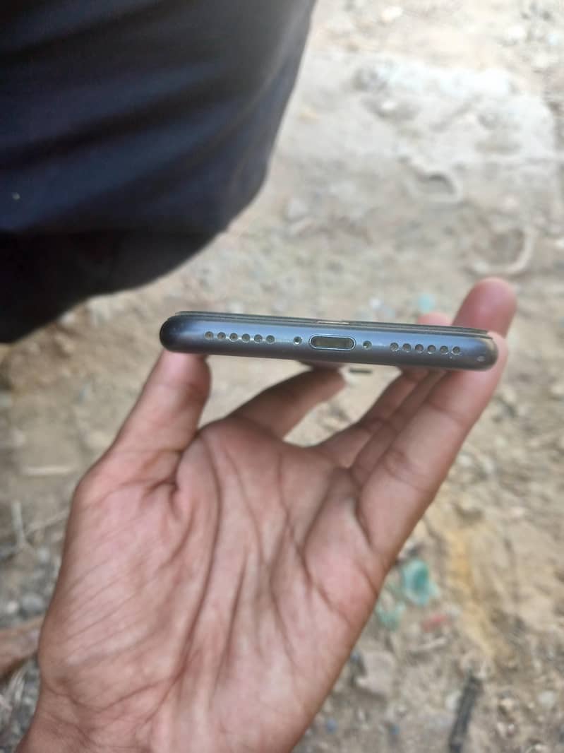 Apple iPhone 7 2