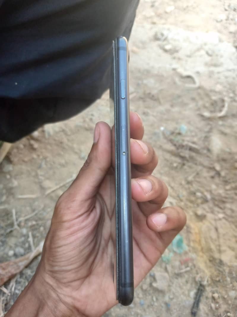 Apple iPhone 7 3