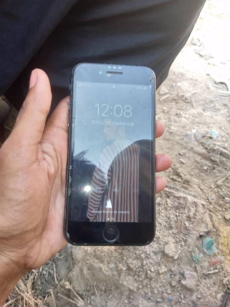 Apple iPhone 7 7