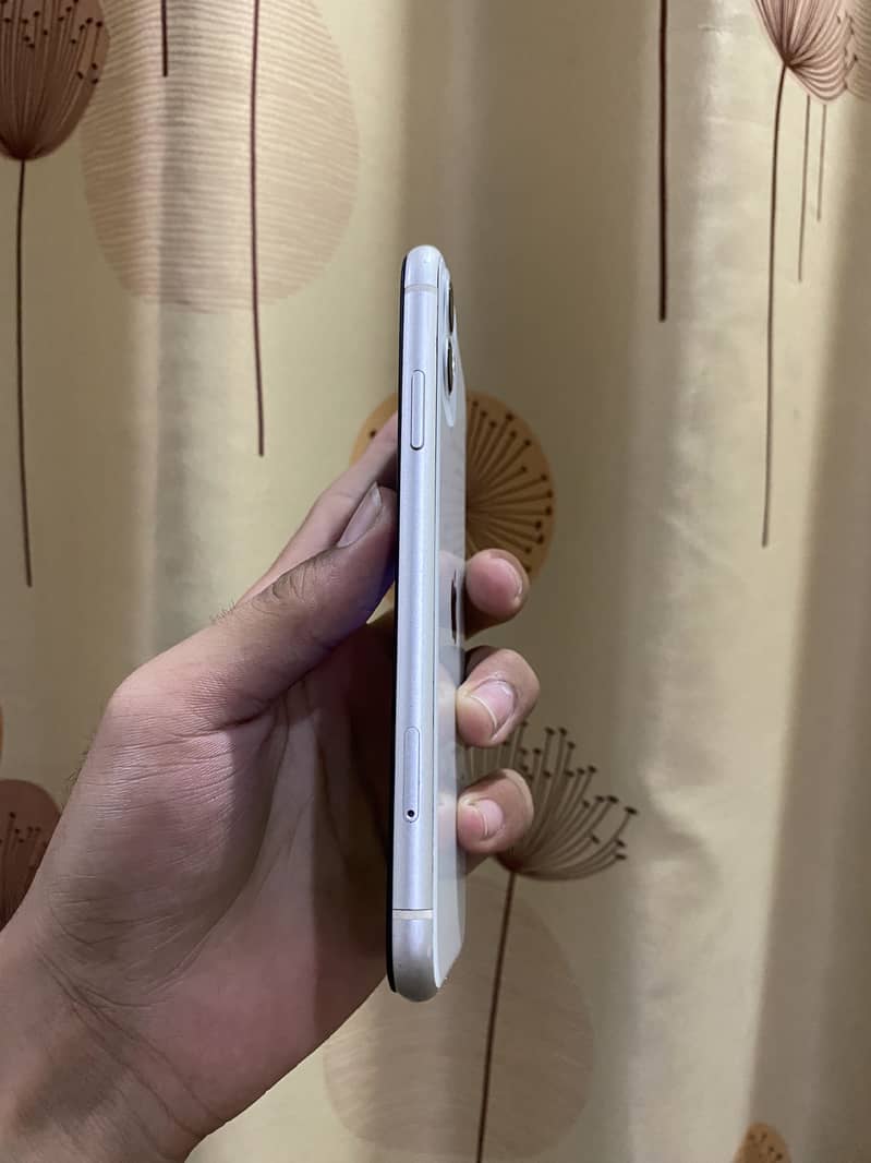 Apple iPhone 11 2