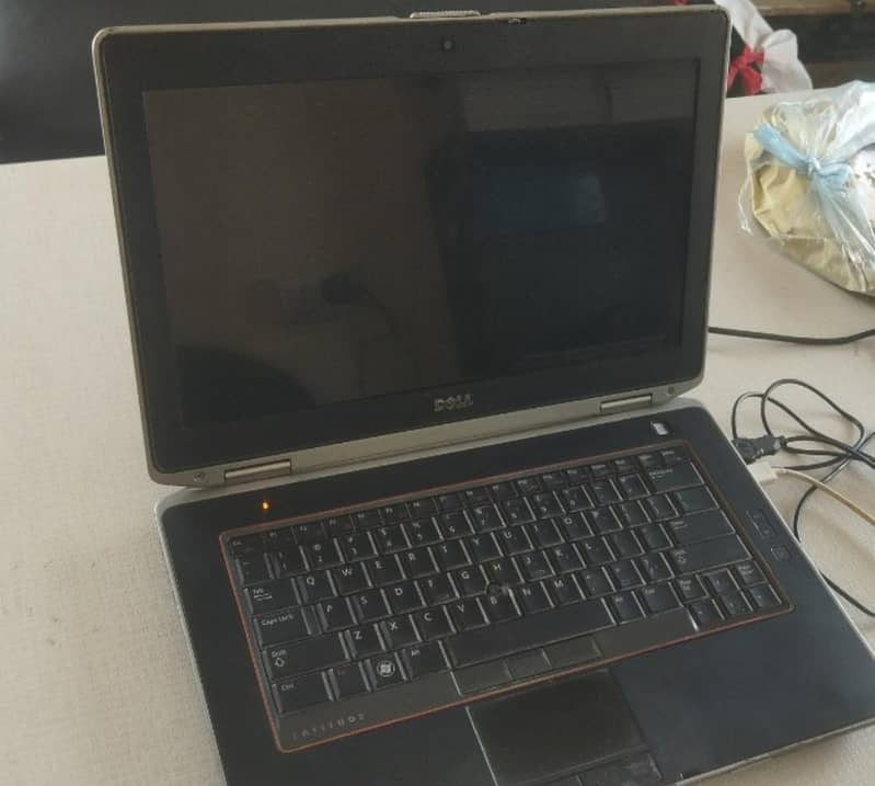 del latitude E6440 2