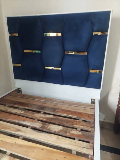 Single semi wooden bed
