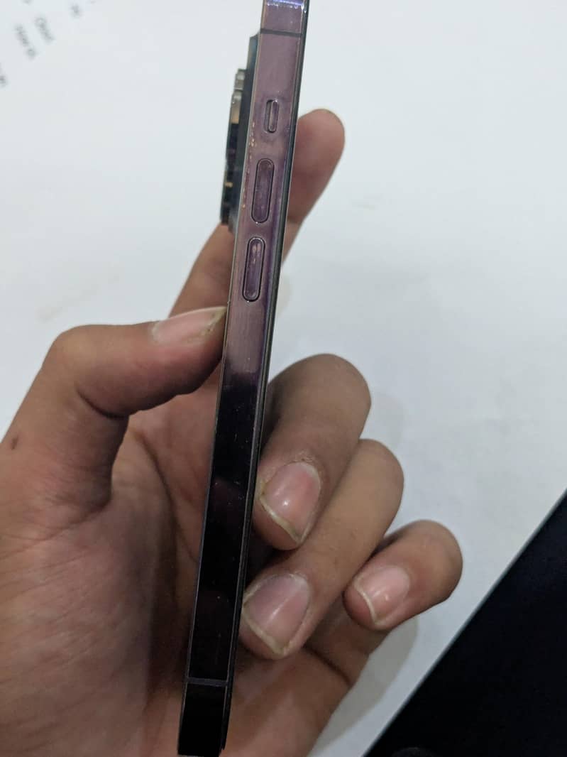 Apple iPhone 14 Pro 1