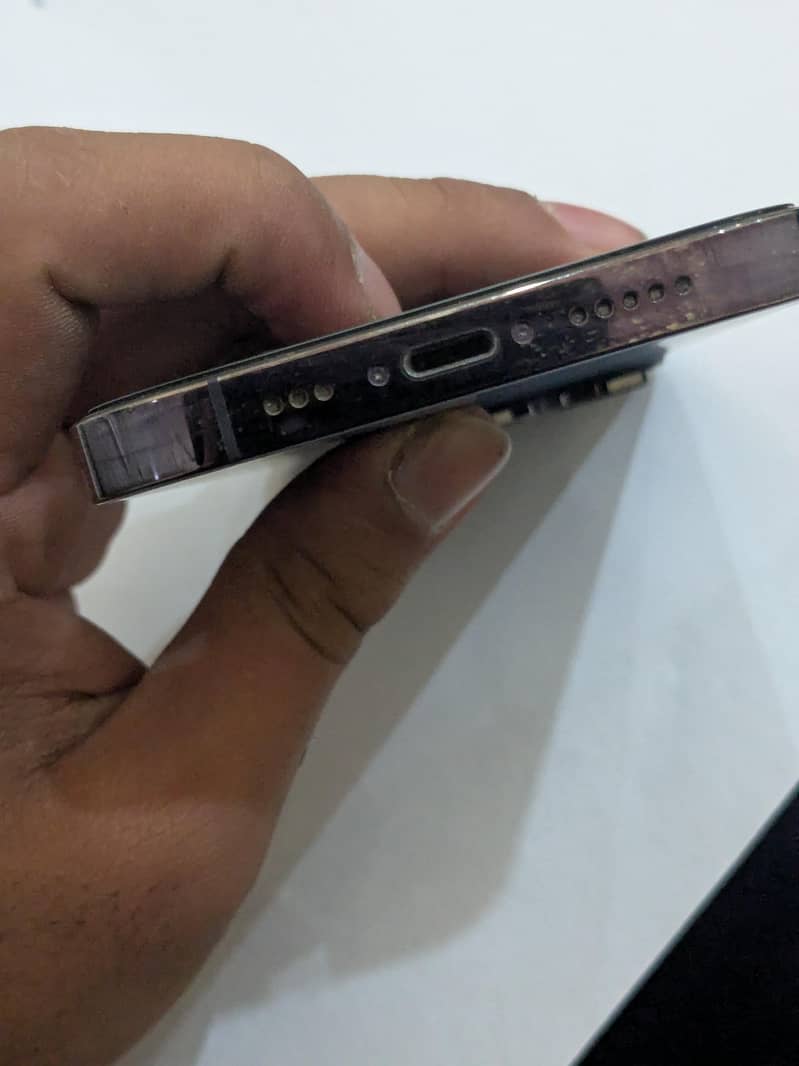 Apple iPhone 14 Pro 2