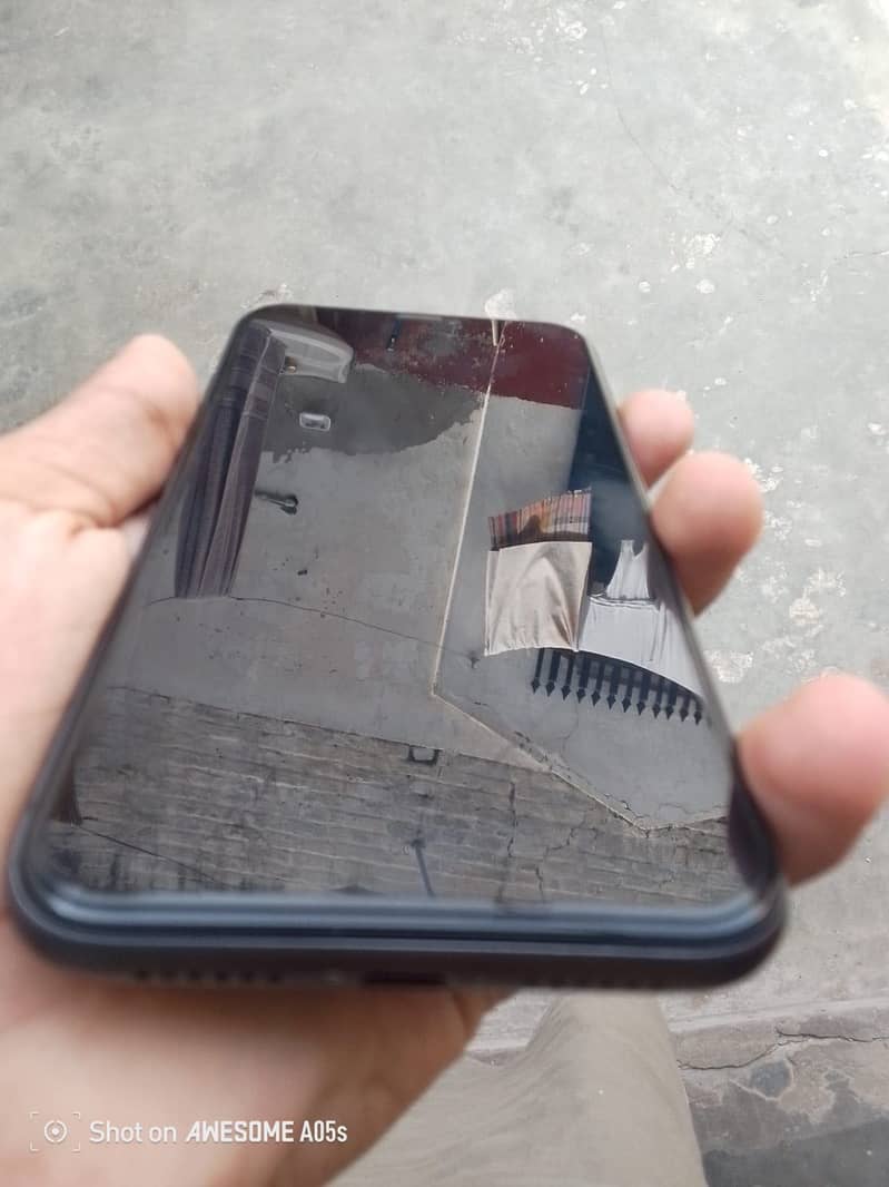Apple iPhone 11 4