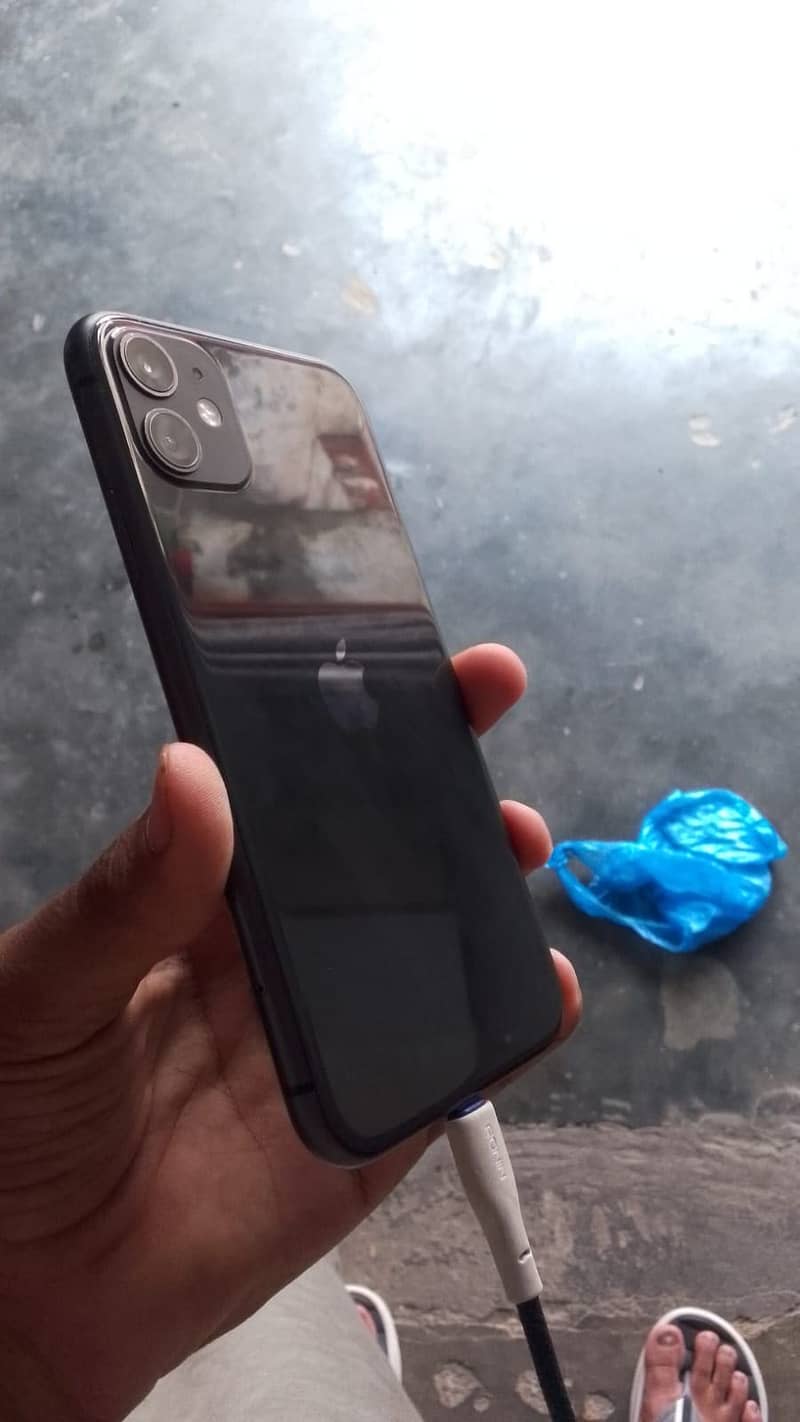 Apple iPhone 11 8