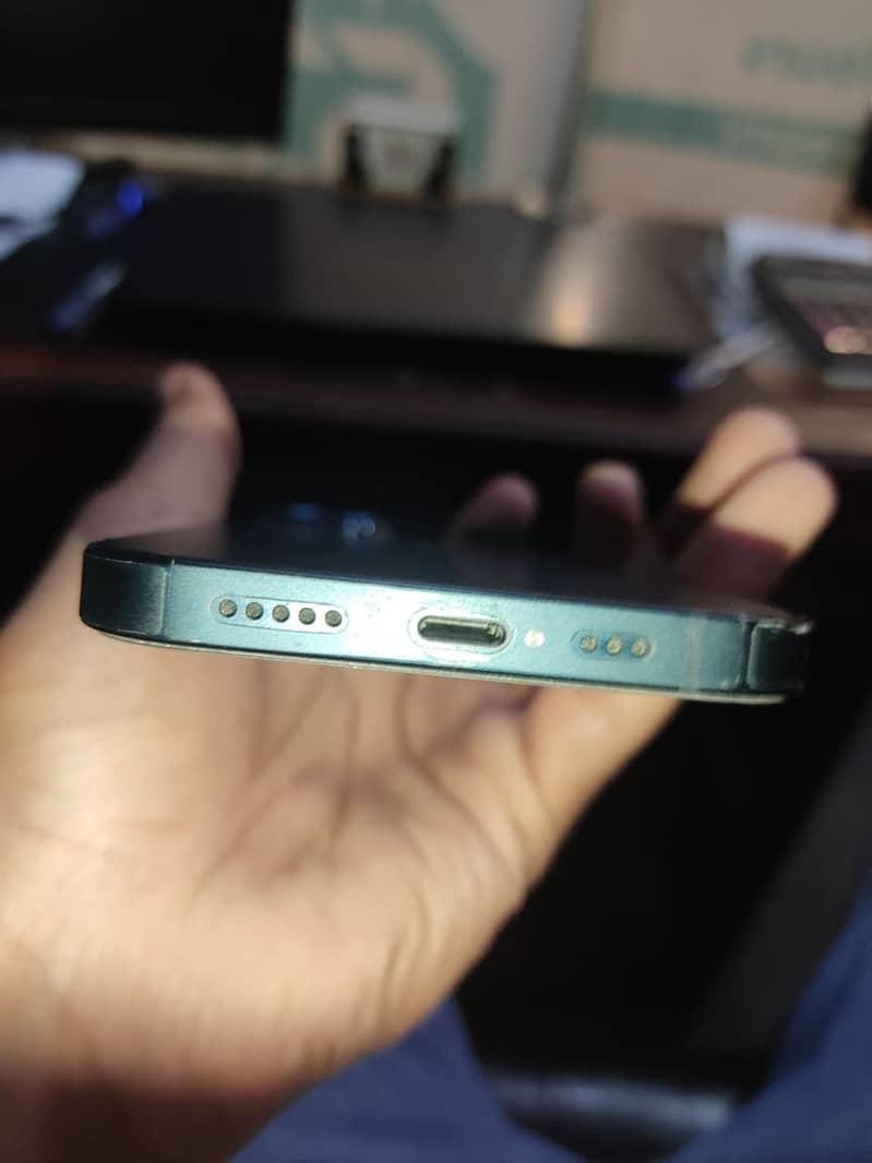 Apple iPhone 13 3