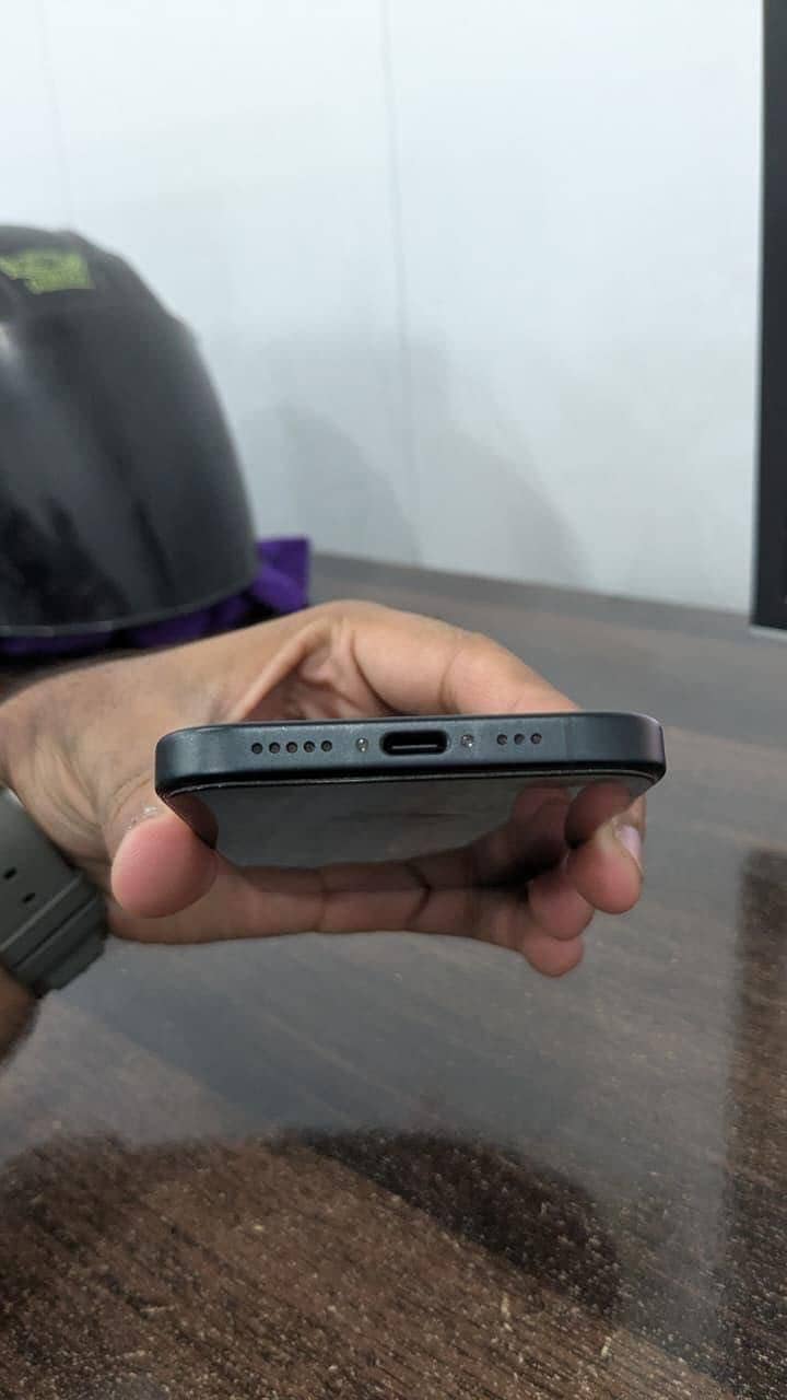 Apple iPhone 16 1