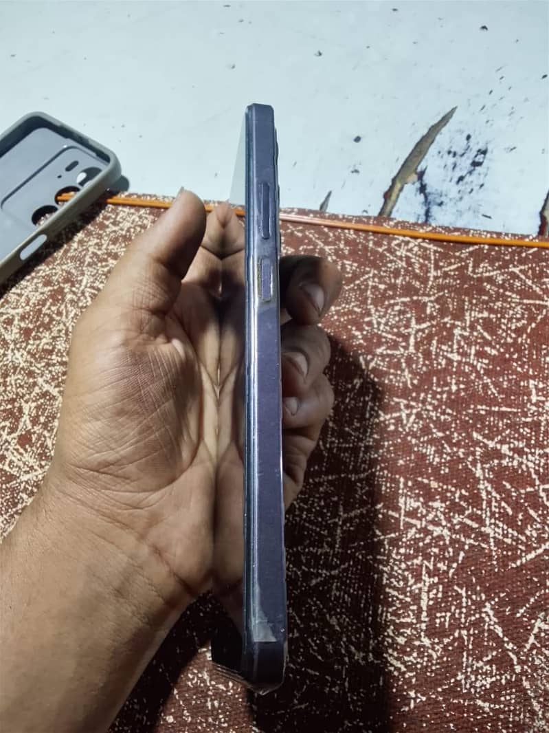 Realme C75 0