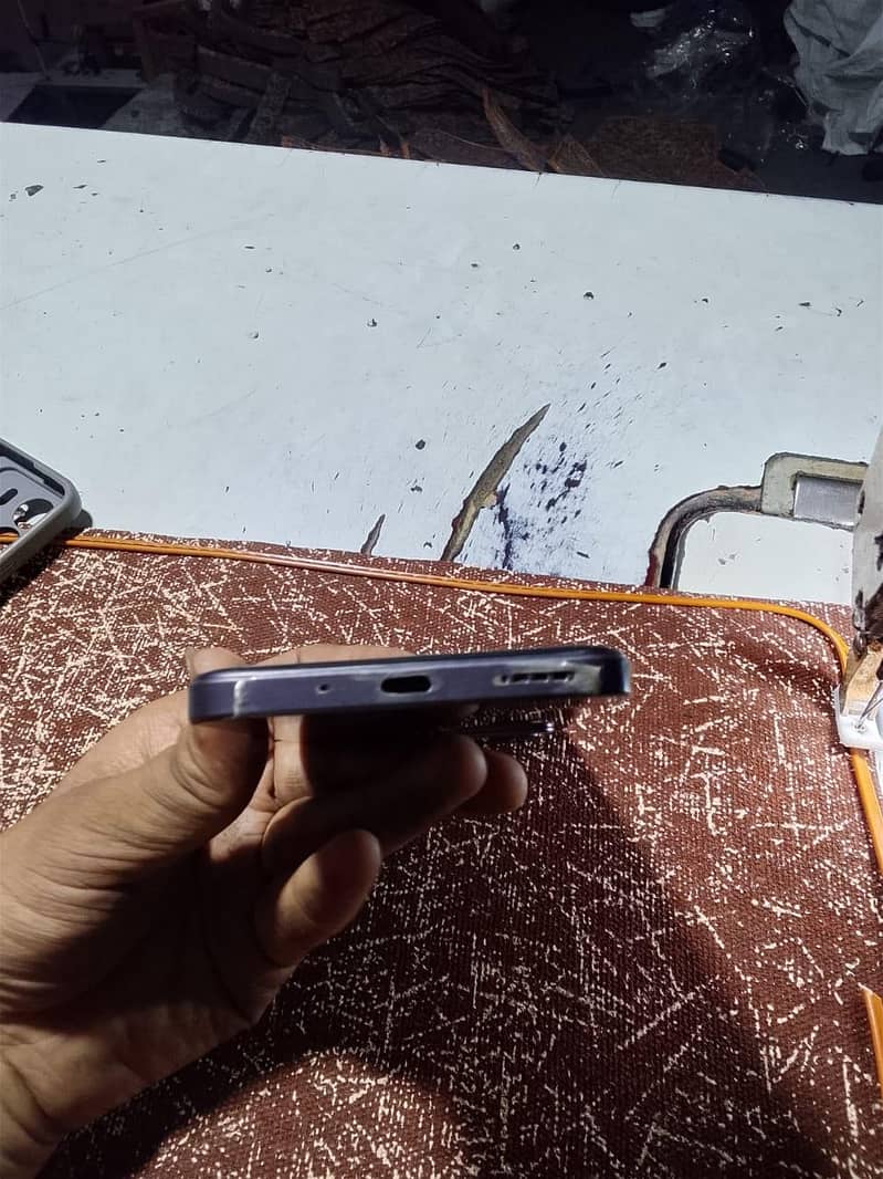 Realme C75 1